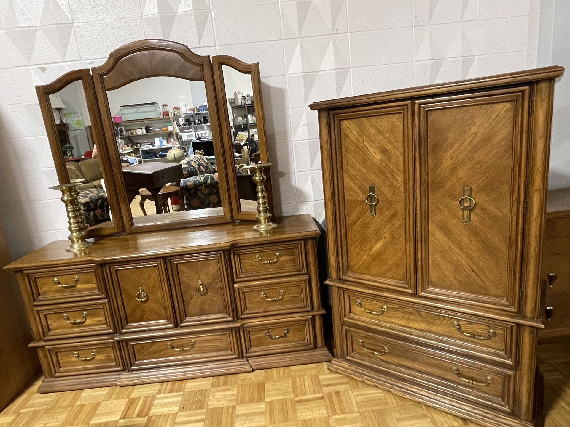 Bassett furniture bedroom set (3 PC)