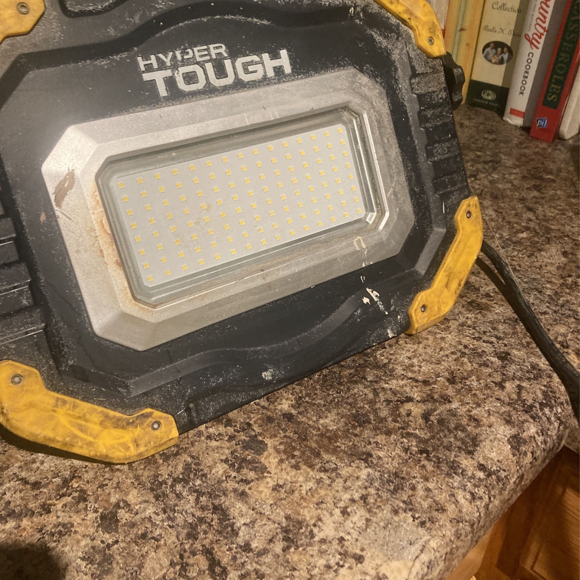 10000 Lumen Led Hyper Tough Light