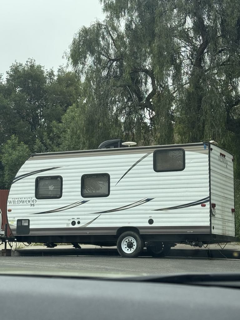 FOREST RIVER WILDWOOD FS RV