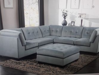 Grey sectional New 2 colors
