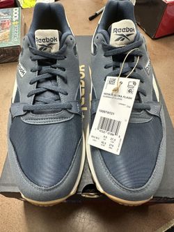 Reebok Unisex-Adult Ultra Flash Sneaker Men’s Size 9 1/2 Women’s Size 11