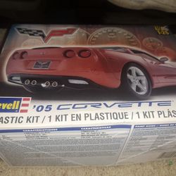 Revell 05 Corvette C6 Model Car 
