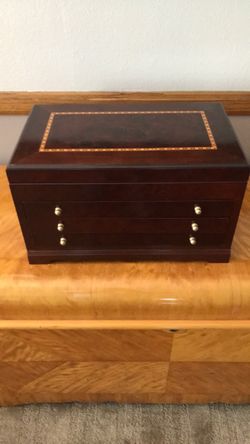 Elegant 3 Drawer Jewelry Box