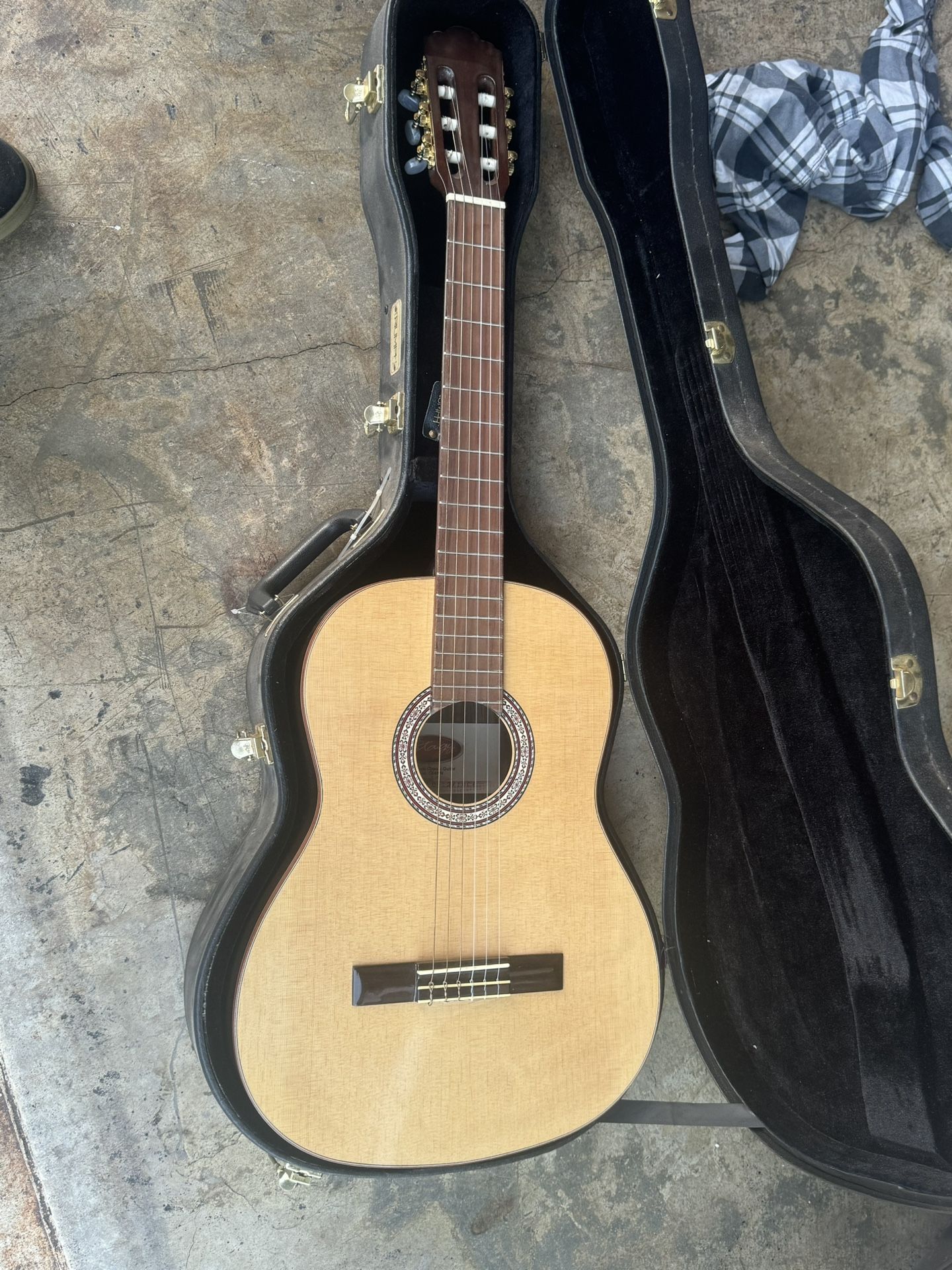 Stagg C548-N Classical Guitar With Case