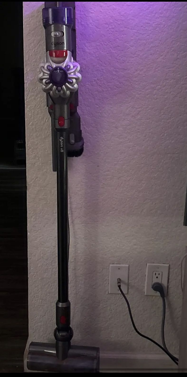 Dyson V8 With Attachments (purple And Grey)