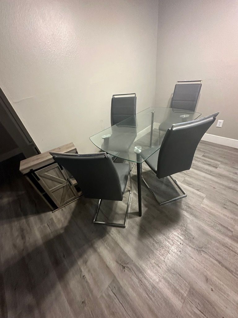 Kitchen Table And Chairs