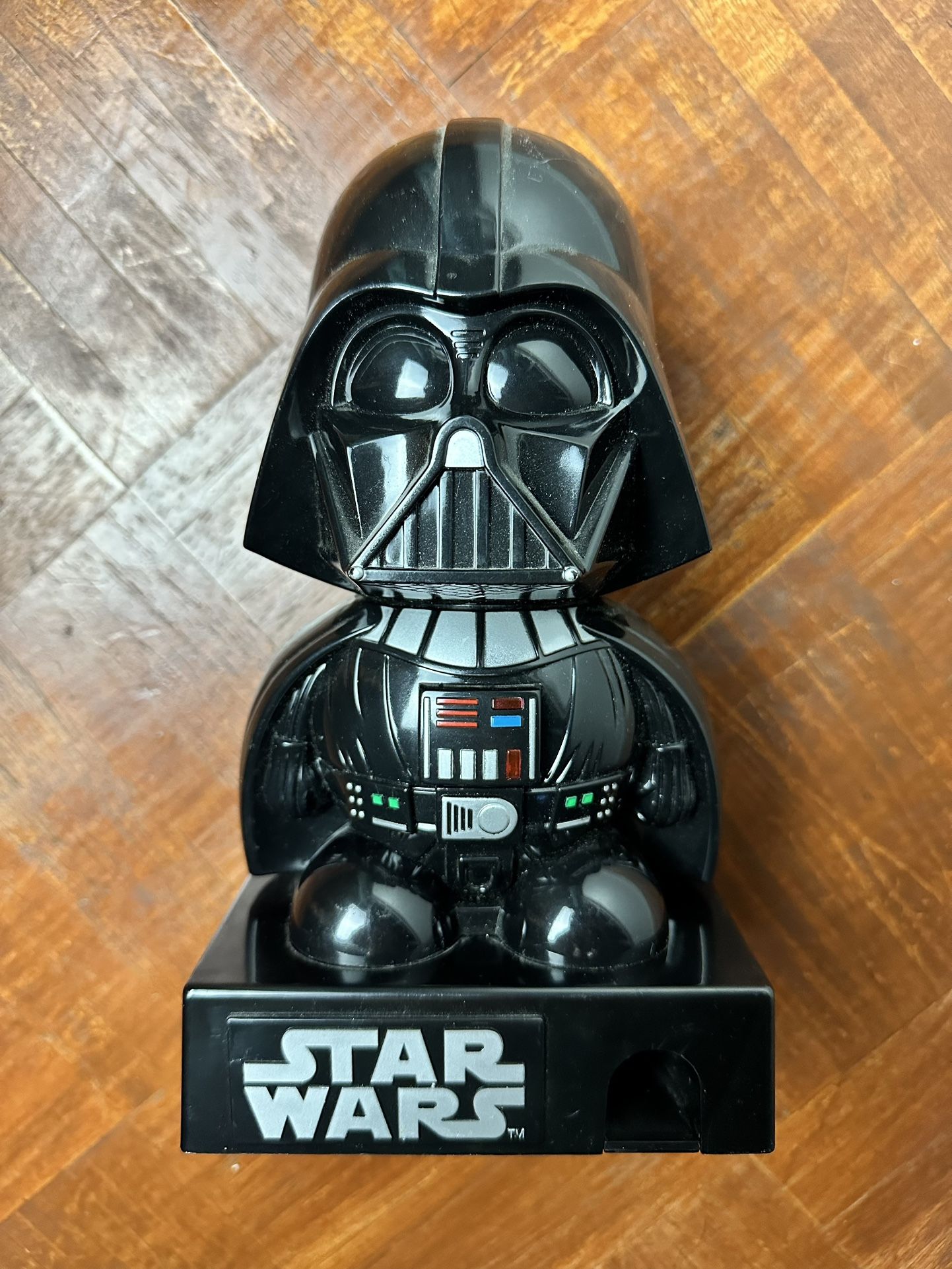 Star Wars Darth Vader Bubble Gum Dispenser Excellent Condition