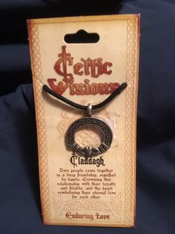 CELTIC VISIONS CLADDAGH NECKLACE - BRAND NEW