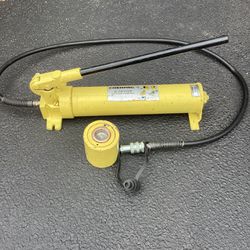 ENERPAC 30 TON LOW HEIGHT HYDRAULIC CYLINDER AND HAND PUMP SET