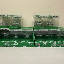 O’Reillys M2 Christmas Ornaments/Collectibles