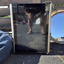 Frigidaire wine refrigerator