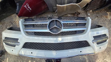 2010/2011/2012 Mercedes Gl450 front bumper