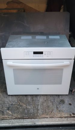 OVEN RANGE 240V EXCELLENT CONDITION AND VERY CLEAN 
