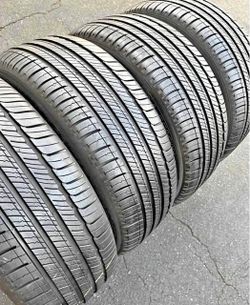 235/65/18 Michelin Tires com 80% de vids las 4