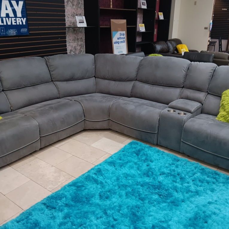 *Ad Special*----Alejandra Stunning Gray Fabric Reclining Sectional Sofa---Delivery And Easy Financing Available🫡
