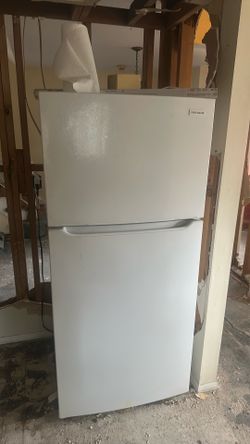 Frigidaire refrigerator like new