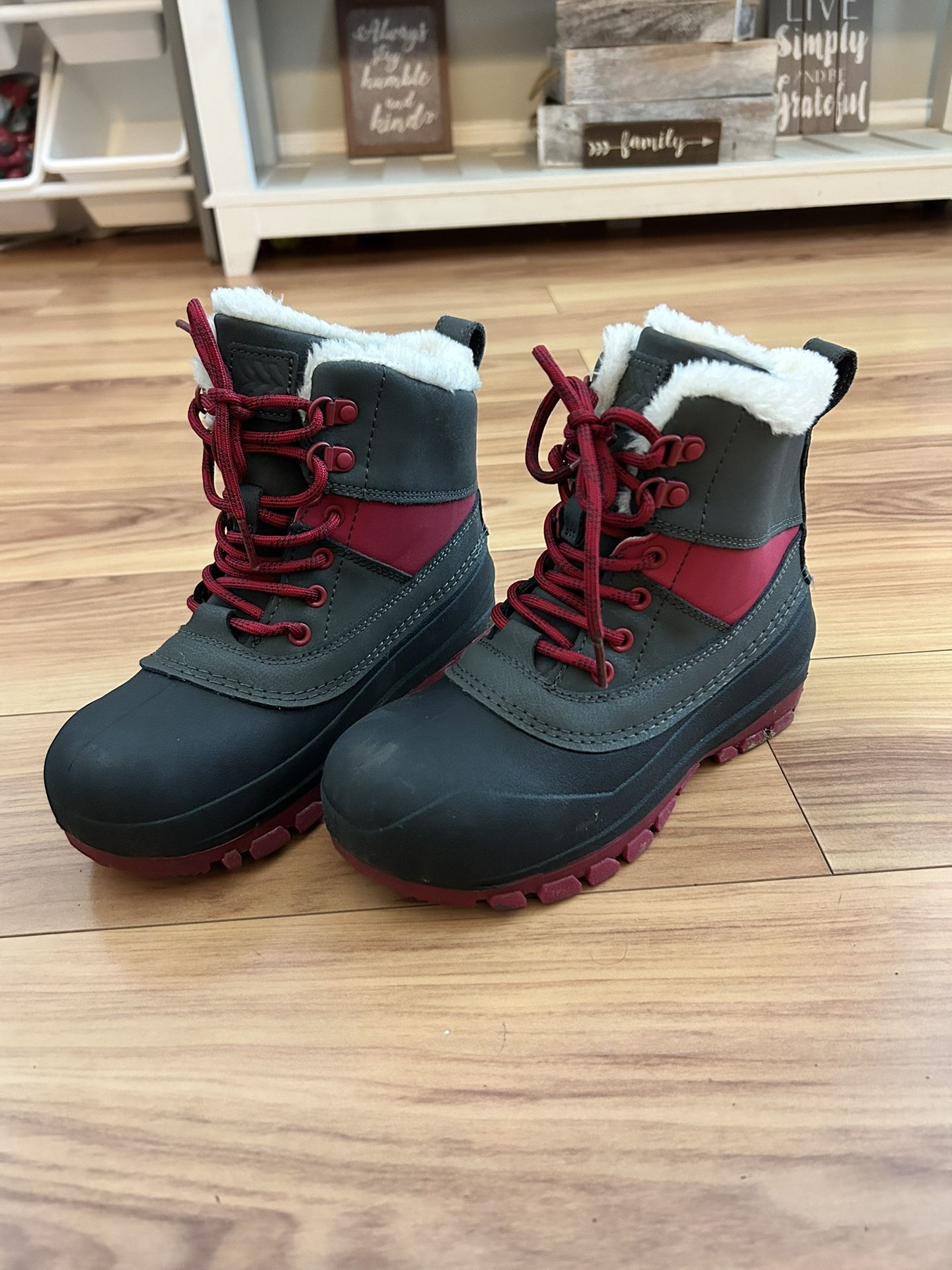 Snow Boots Size 2 Youth