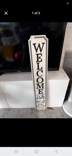 Set of 2 Wooden Welcome Signs