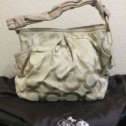 Authentic Coach Handbag 👜