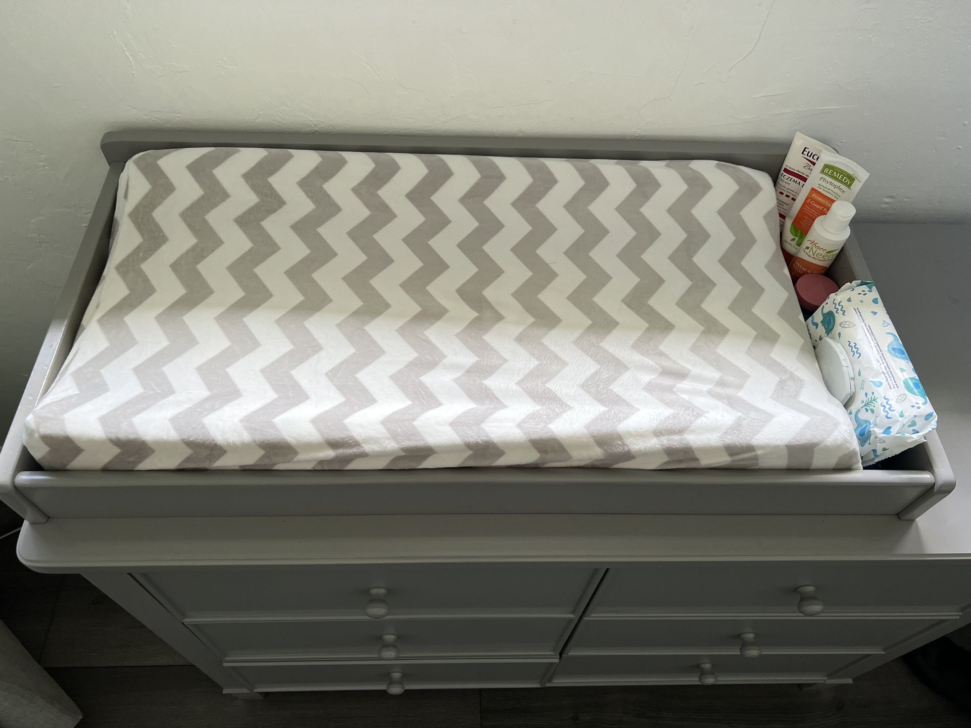 Delta Change Table Top With Mattress And Covers