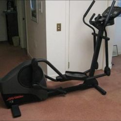 Life Fitness X3I Elliptical Cross-Trainer Hybrid Exercise Cardio Machine