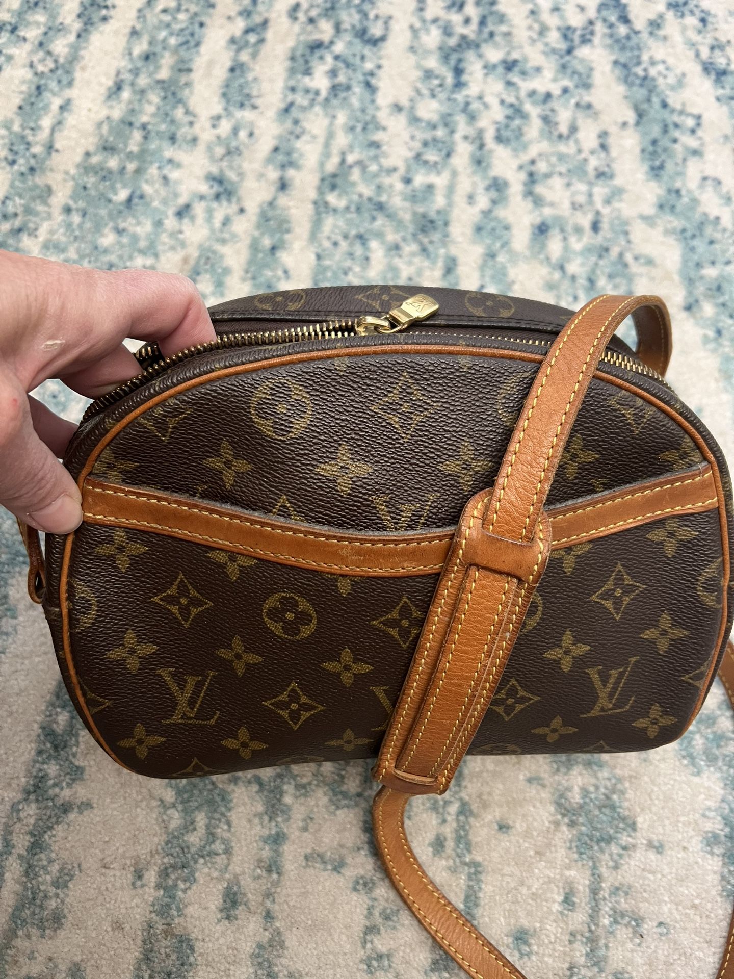 Authentic Louis Vuitton Crossbody LV