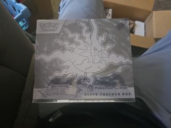 Pitch Black Pokémon Center Elite Trainer Box
