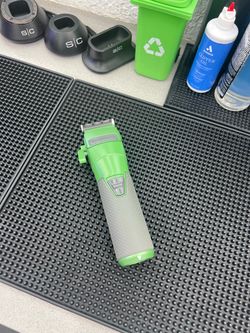 BabylissPro FXONE Limited Edition Matte Green Clipper LFX899GC Tool Only