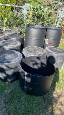 Plastic pots