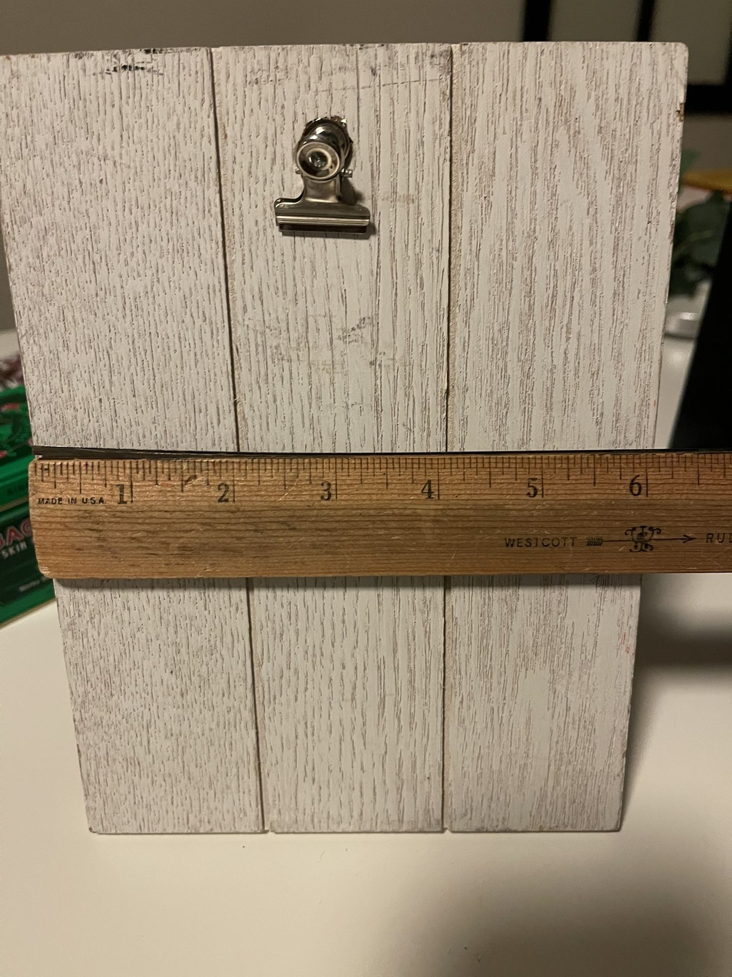 Glassless Picture Holder