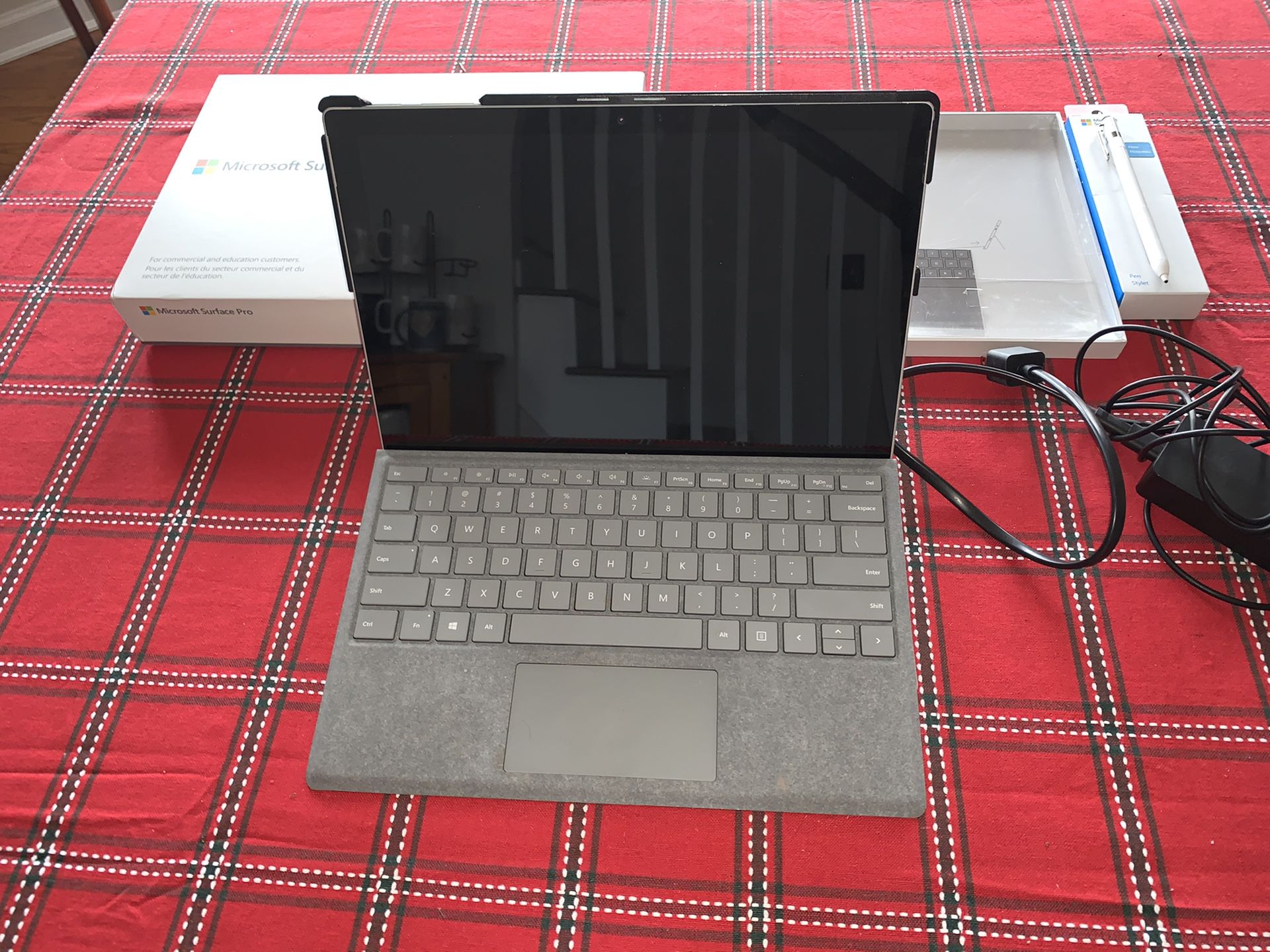 Microsoft Surface Pro FKL-00001 w/ Case & Pen