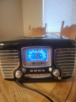 Crosley Retro AM/FM Radio CD Player Alarm Clock