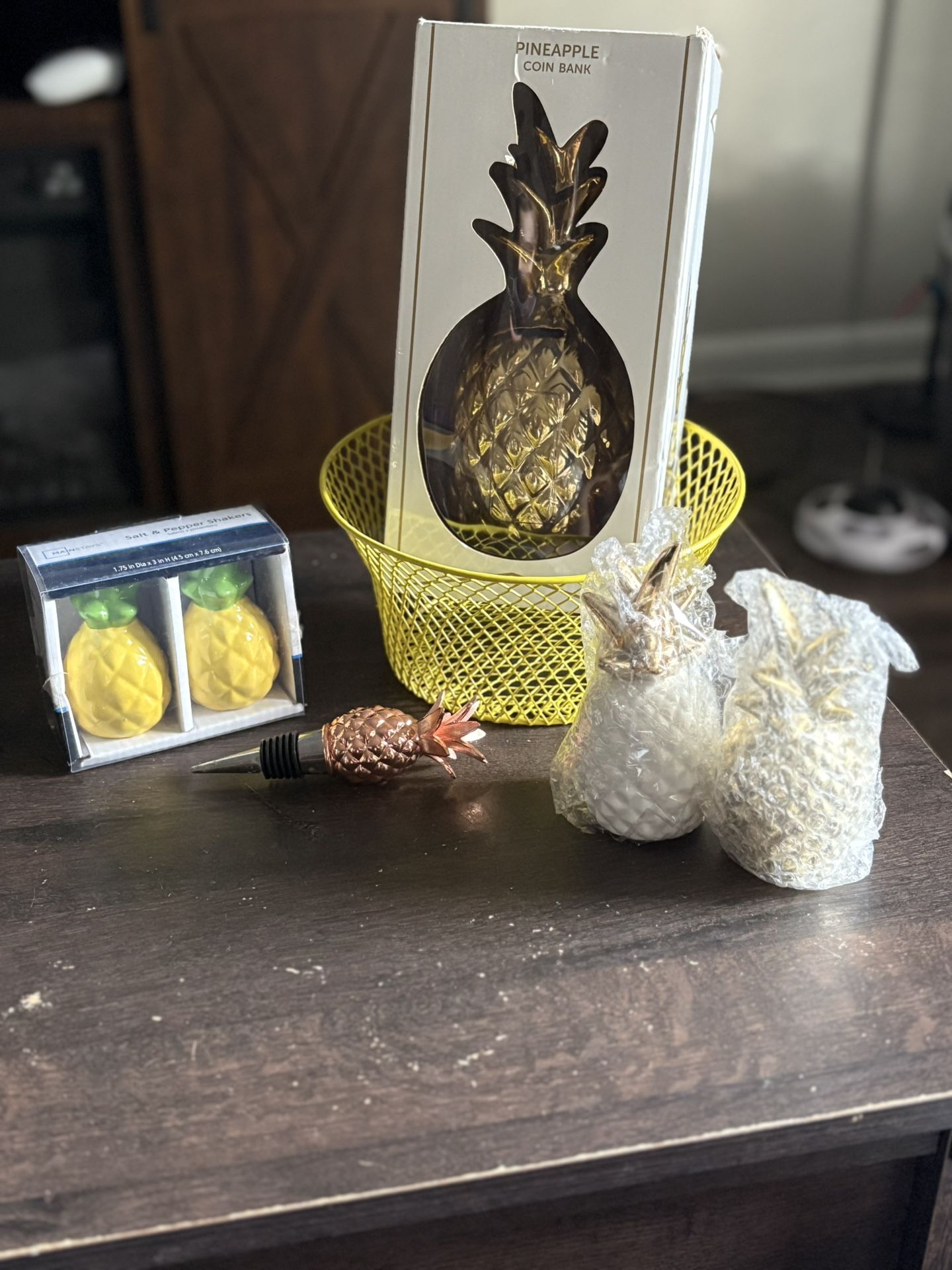 Pineapple Decor Items