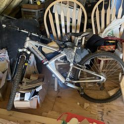 Mongoose Aluminum Frame Influx Mountain Bike 