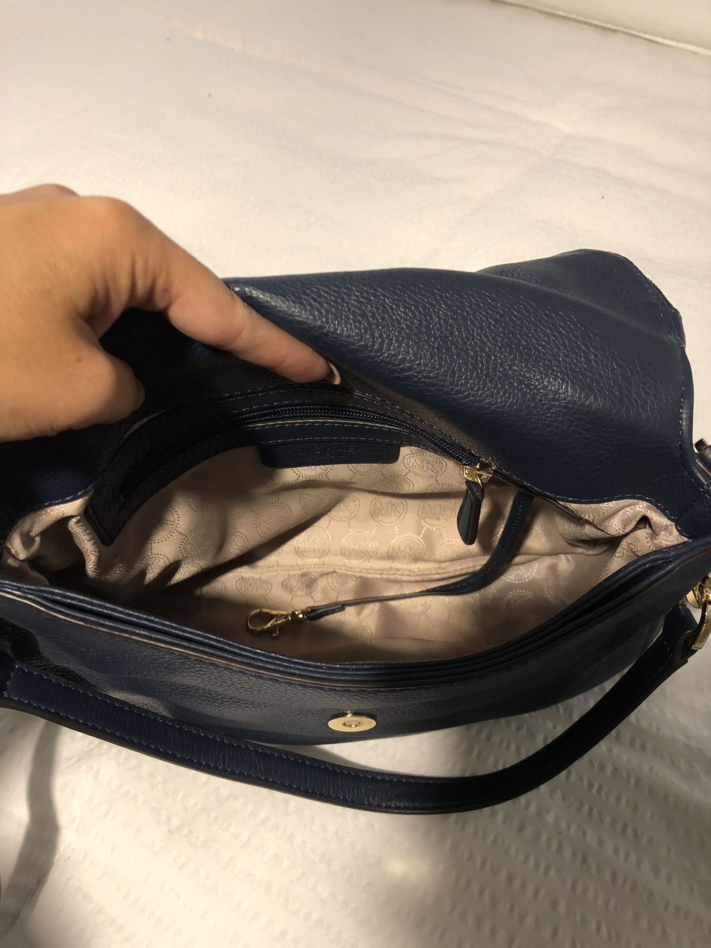 Brand New Michael Kors bag in NAVY BLUE