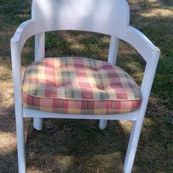 Barrel-back Chair 