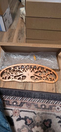 Wooden keyholder