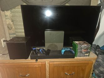 200 for bundle  or individual priced  Vizio tv  no remote , Vizio sound bad and sub with remote