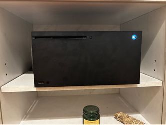 Xbox Series X 1TB W/Wireless Controller 350 OBO