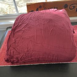 King Size Burgundy Sheet Set Like Néw