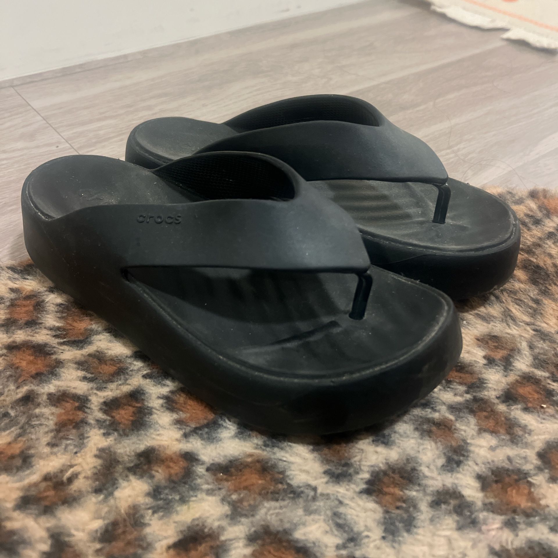 Crocs Flip Flops Size 7