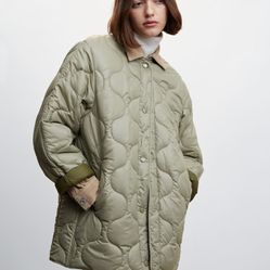 NWT! Mango Lightweight quilted anorak Size: XS  Lightweight quilted coat. Water-repellent technical fabric. Quilted design. Straight design. Rounded n