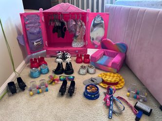 Build-A-Bear Bundle – Closet, Fold Out Couch, Clothes, Shoes & Accessories