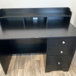 Black Desk