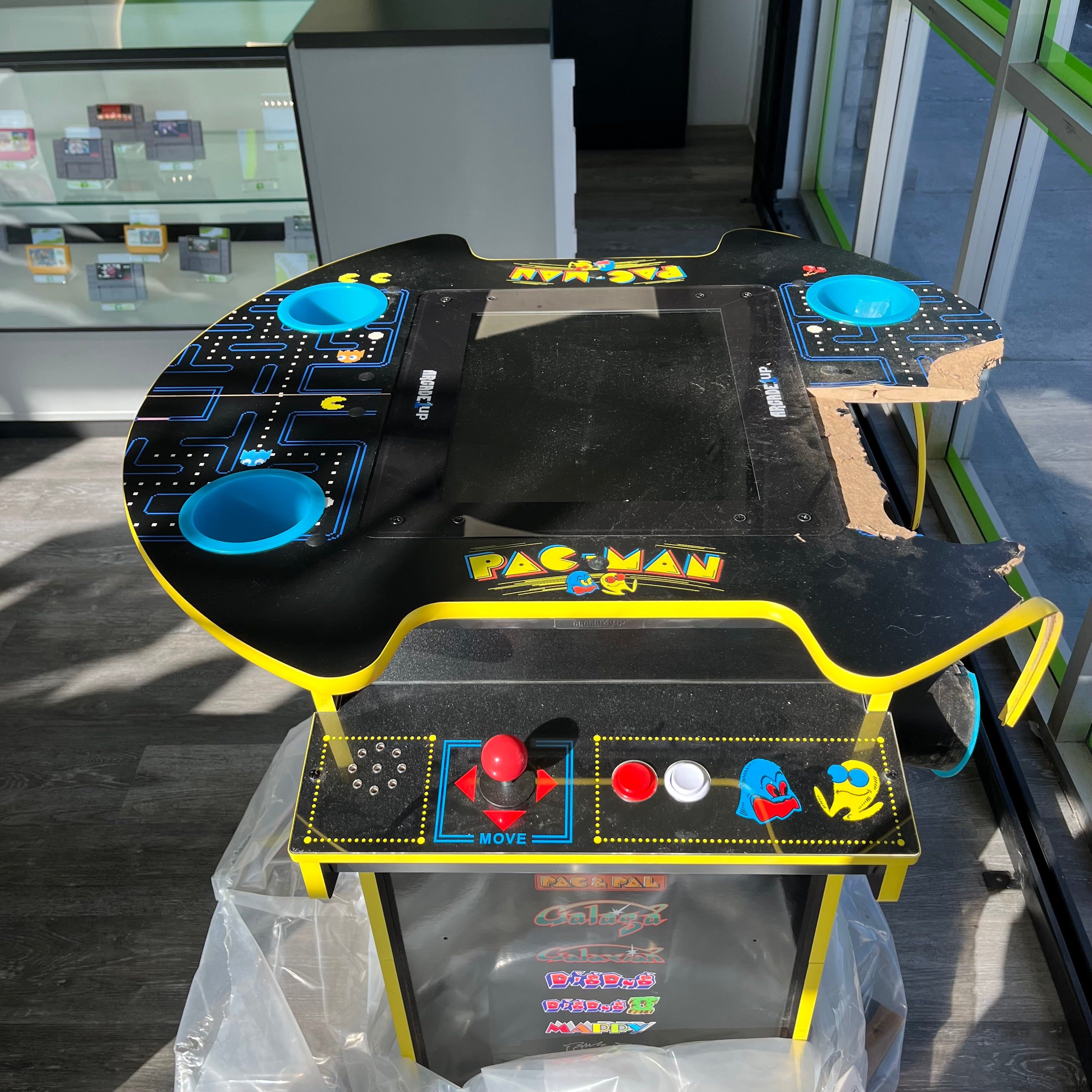 Arcade1Up PAC-MAN Pub Table Arcade Machine 12 Games, Light-Up Deck ...