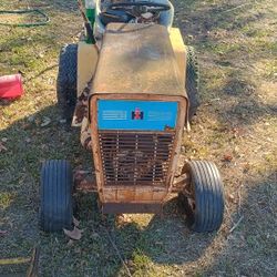 1967 International Cub Cadet Lawn Tractor