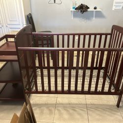 Baby Crib & Bedding 