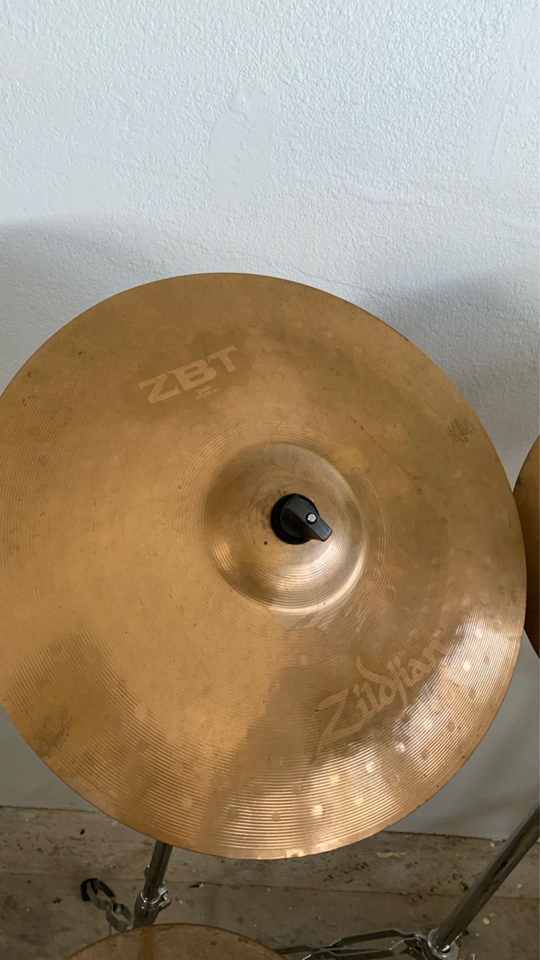 Classic Zildjian ZBT Cymbal Pack with Stands! 250 for Sale in Moreno