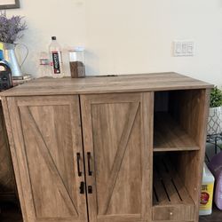 Cat Litter Box Enclosure  80$ OBO