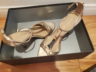 Via Spiga Metallic gold shoes sz 8